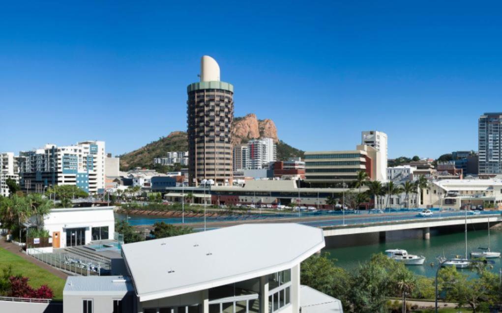 Grand Hotel And Apartments Townsville Exterior foto