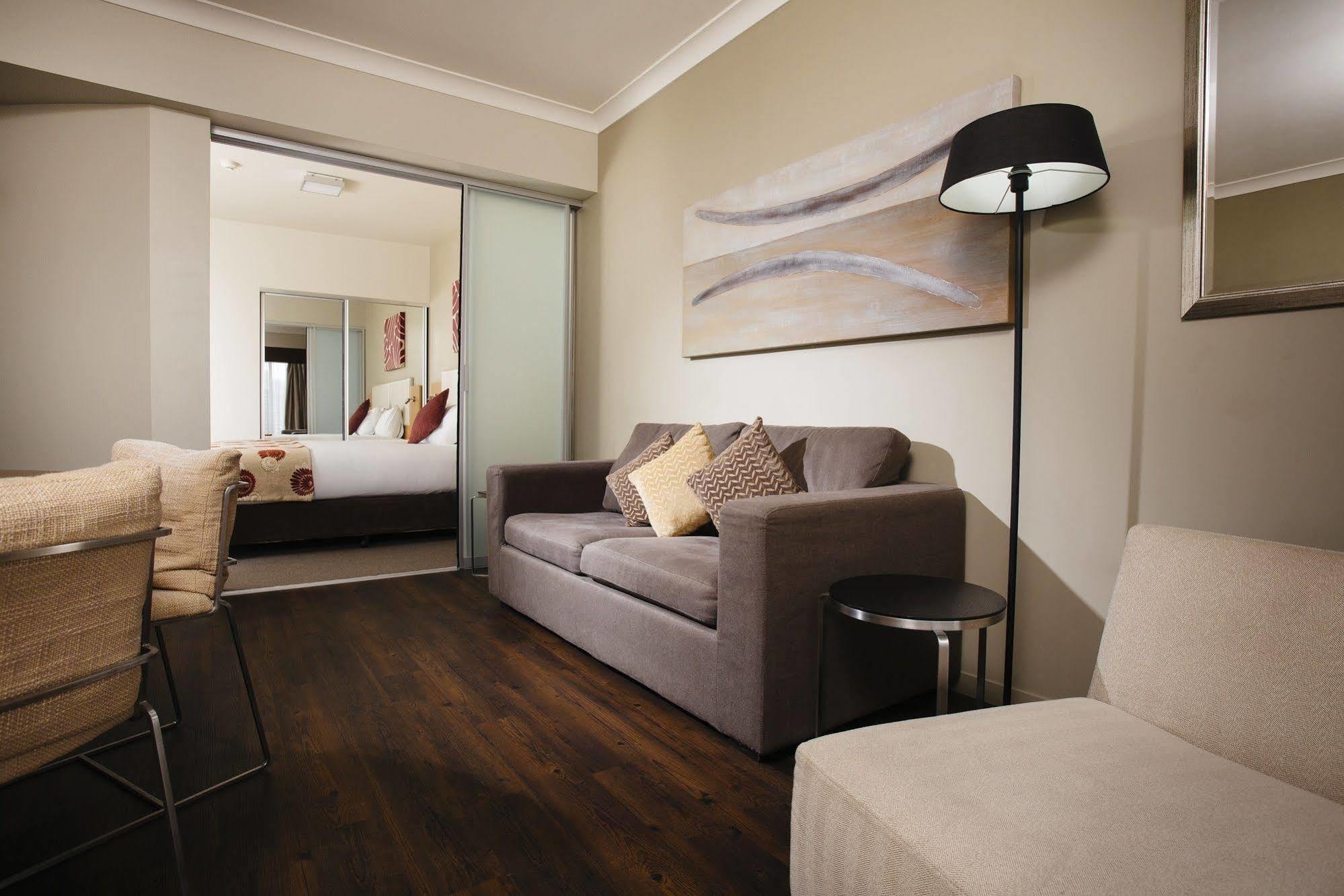 Grand Hotel And Apartments Townsville Exterior foto